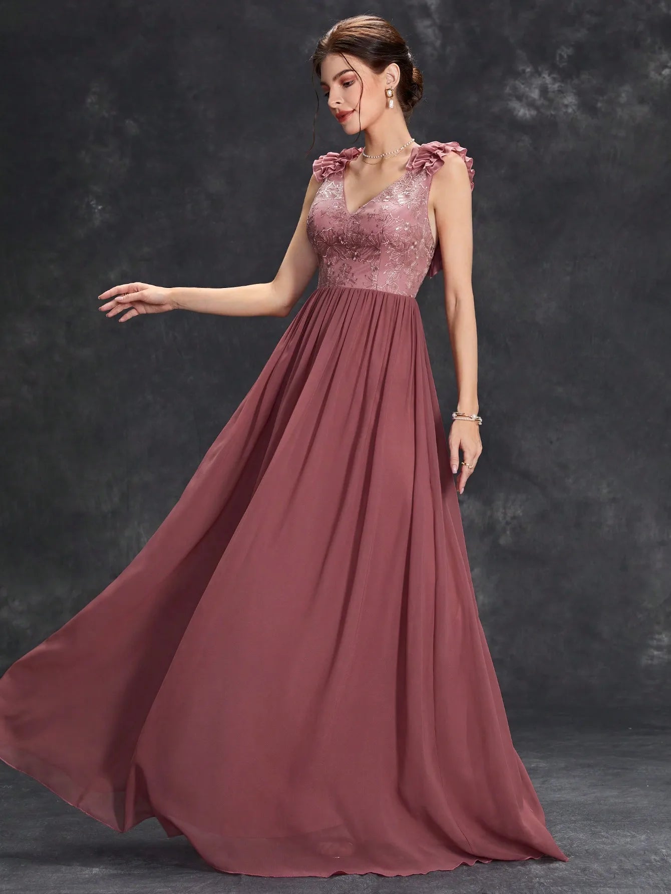 MGIACY V-neck embroidery chiffon, wooden ears, shoulders and lace A-hem skirt