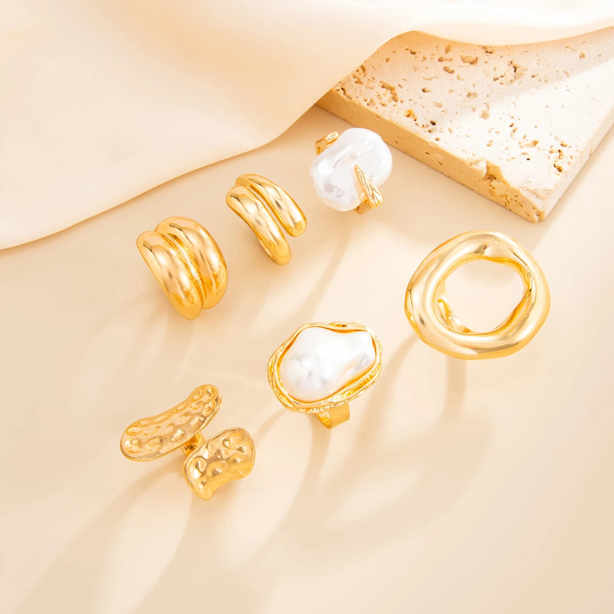 Ingemark 6Pcs/Set Boho Imitation Pearls Metal Ring Women Trendy Punk Irregular Geometry Hollow Wide Knuckle Ring Set New Jewelry