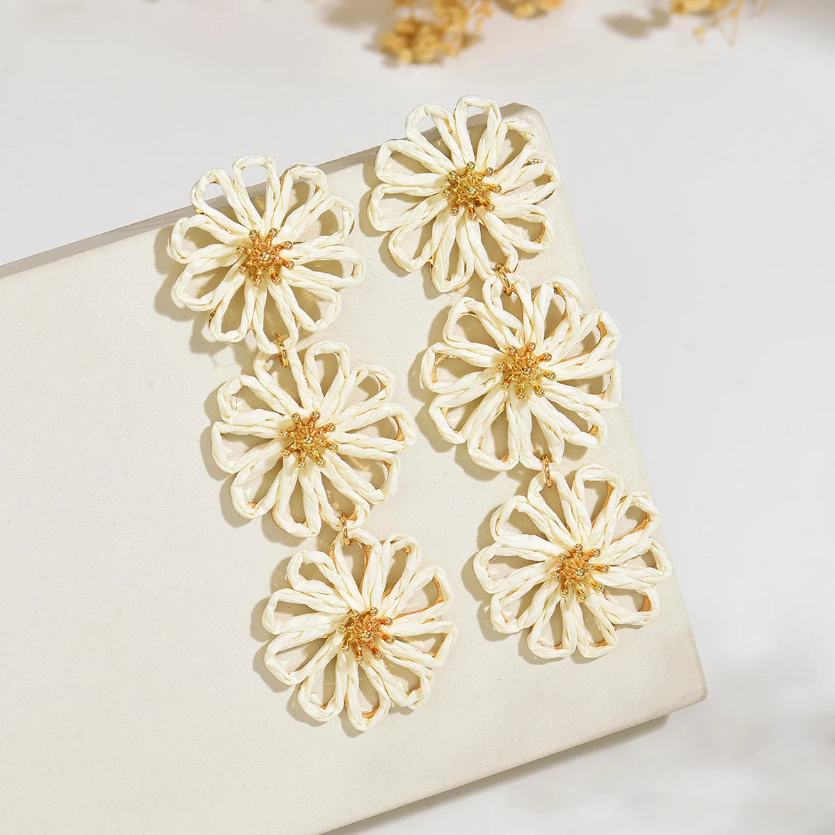 Women Handmade Woven Straw Triple Flower Earrings Ombre Cream Brown Daisy Dangling Earrings Bohemian Seaside Holiday Accessories
