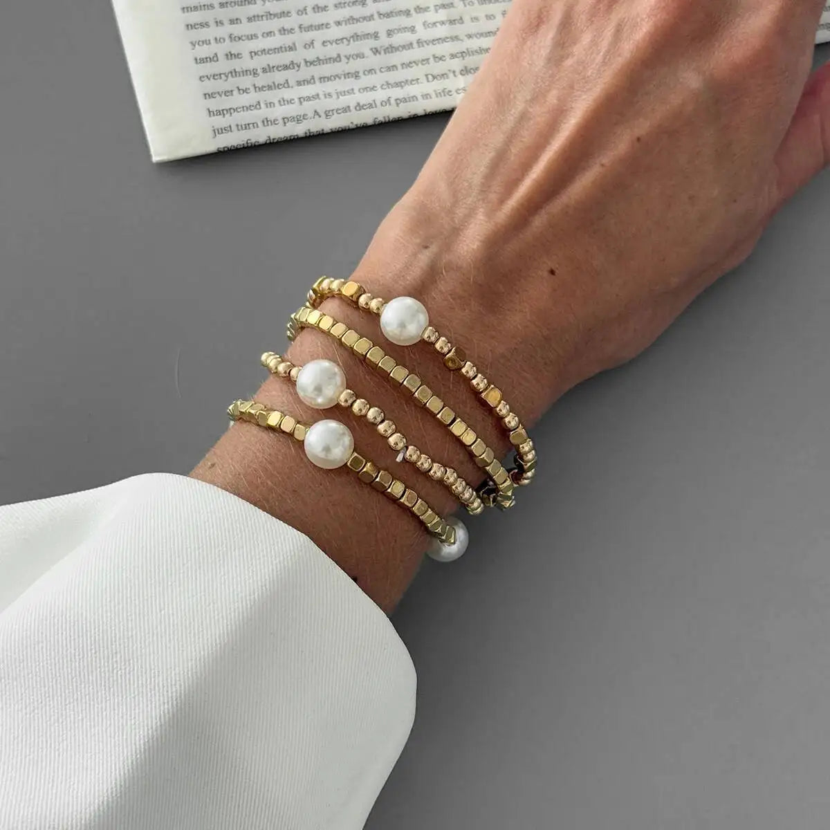 Salircon 4 Pcs/Set Bohemian Imitation Pearl CCB Beaded Bracelets for Women Vintage Handmade Stretch Bangle Couple Trendy Jewelry