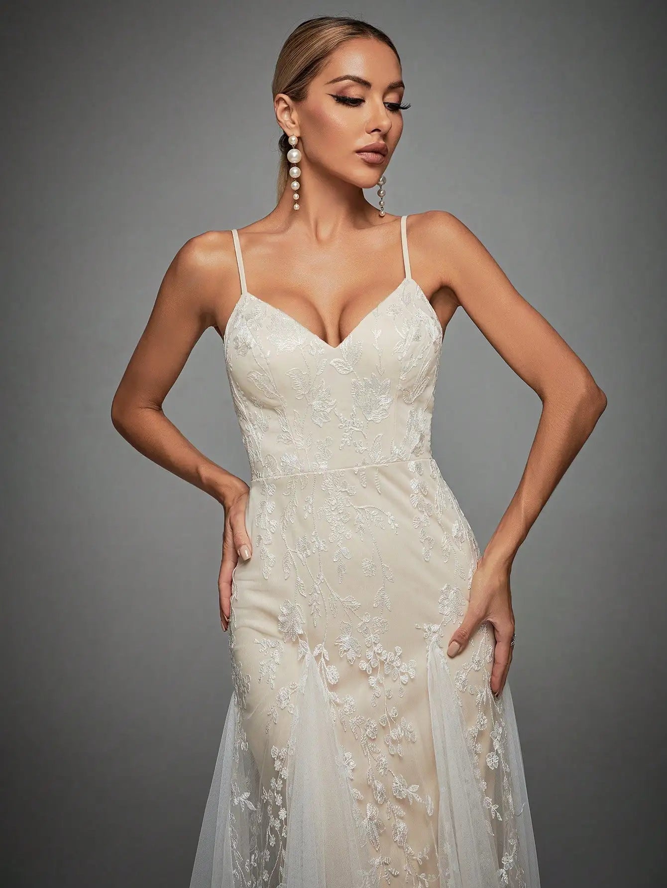 MgiacyPendant V-neck lace mesh with flag swing wedding dress