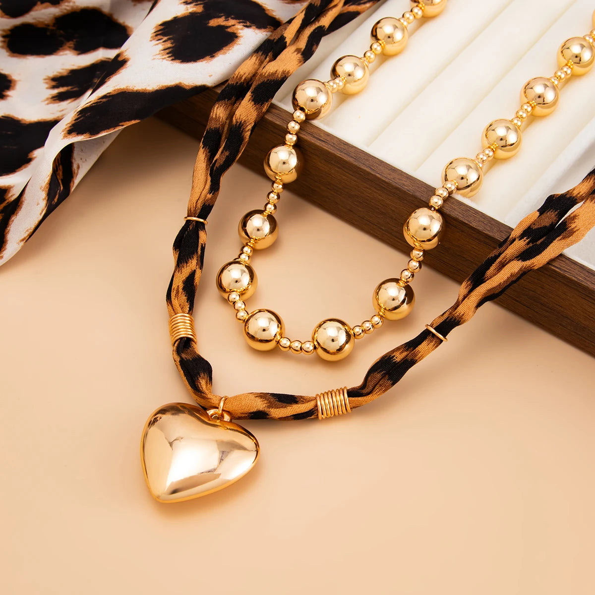 Salircon 2 Styles Trendy Leopard Print Chain Large Heart Pendant Necklace Women Punk CCB Beaded Choker Daily Wear Jewelry Gifts