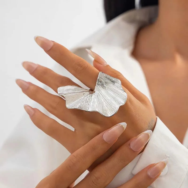 Fashion Metal Irregular Texture Rings for Women Exaggerated Gold Color Fold Leaf Wide Personality Rings Jewelry Party Gifts