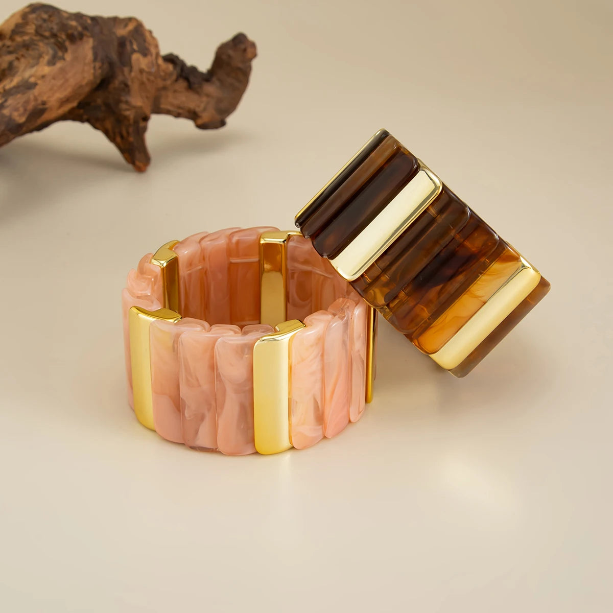 Salircon Vintage Acrylic Amber Elastic Geometric Bracelets Women Trendy Stretchy Resin Splice Cuff Bangles Couple Jewelry 2026