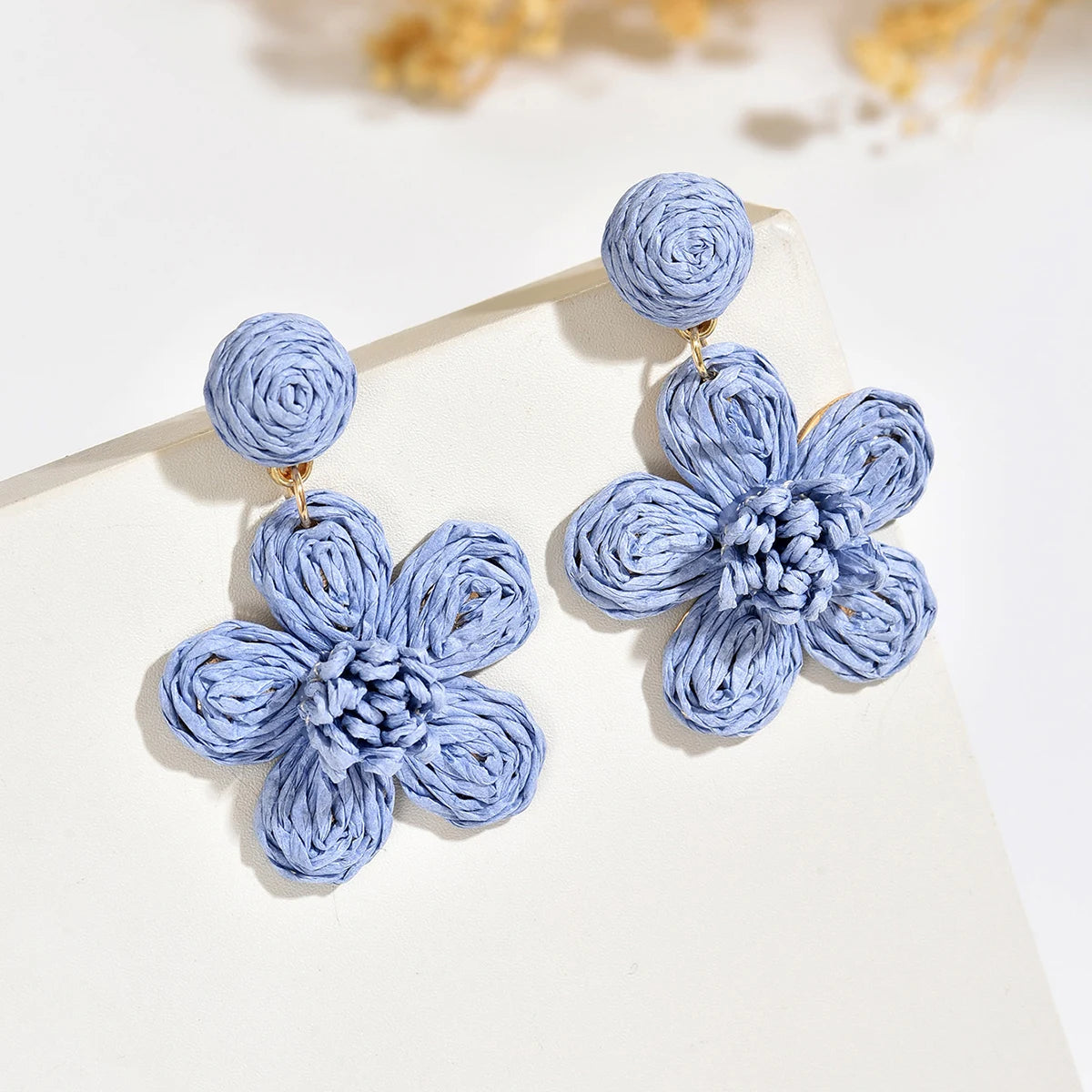 Women Multicolor Woven Straw Daisy Earrings Handmade Raffia Ball Floral Dangling Earrings Bohemian Holiday Party Accessories