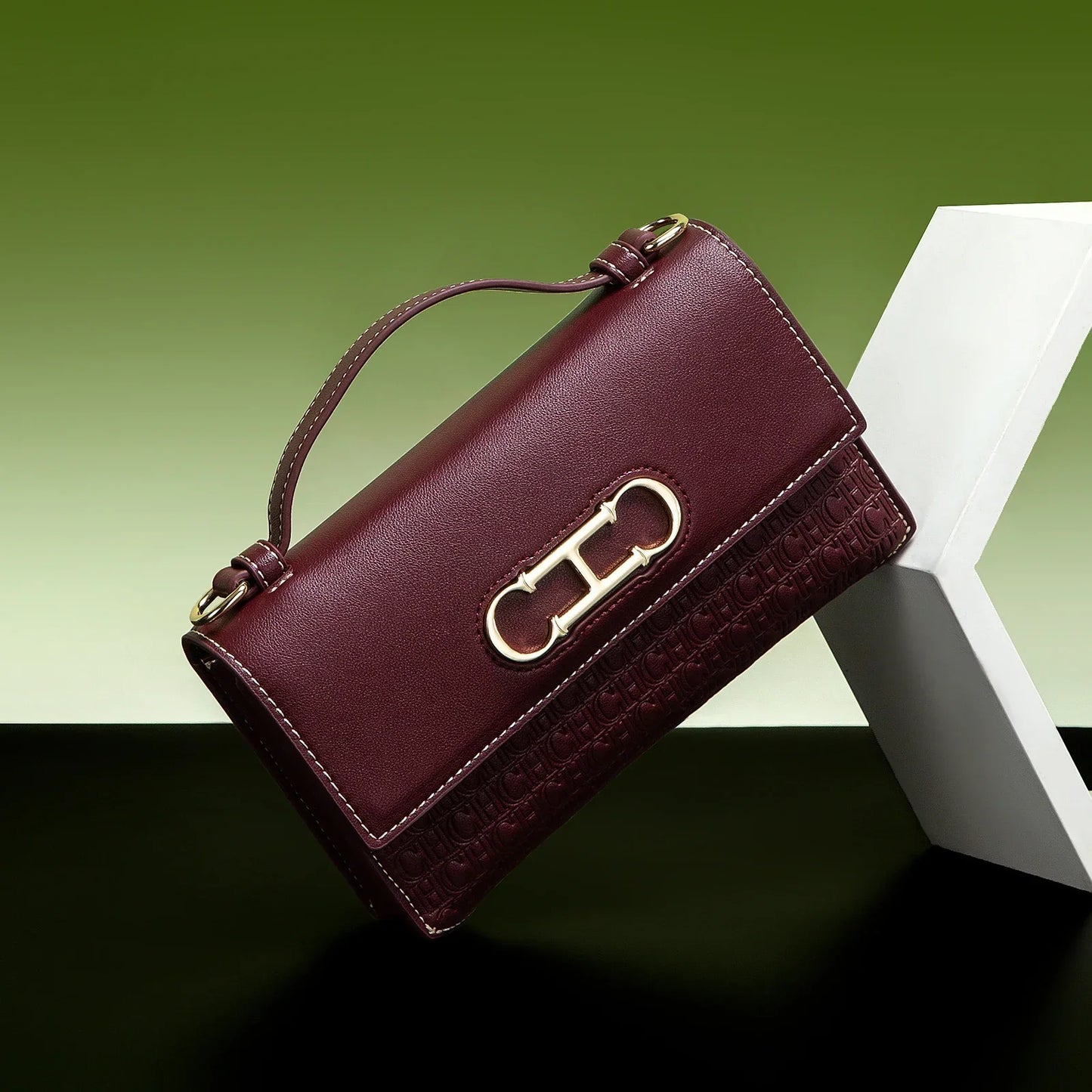 CH Women's Classic Retro Fashion Shoulder Bag Light Luxury Popular Classic Models Large Capacity Brand Logo Buckle Crossbody Bag