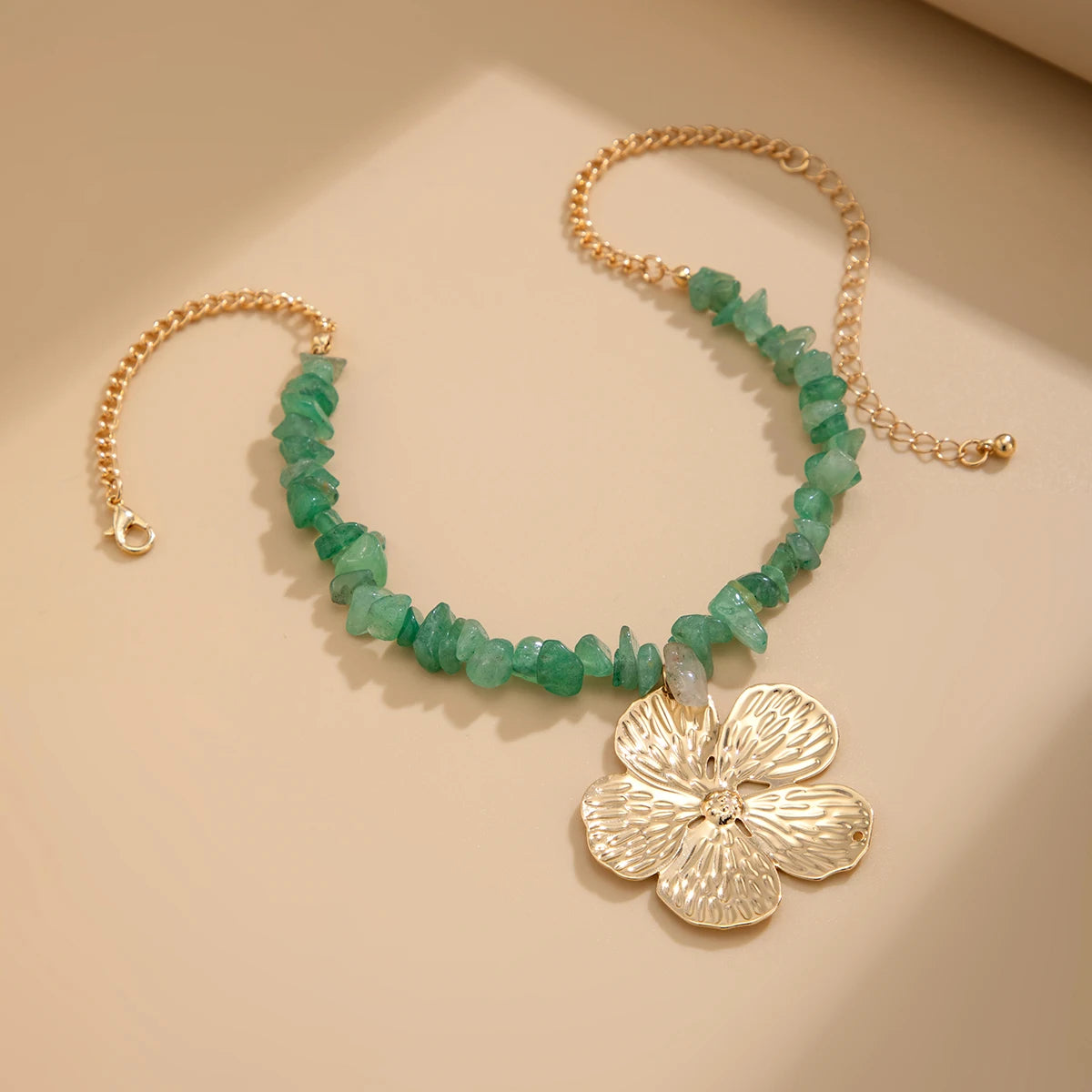 Ingemark Bohemian Crushed Stones Chain Big Flower Pendant Necklace Women Exquisite Trendy Summer Beach Club Party Jewelry Gifts