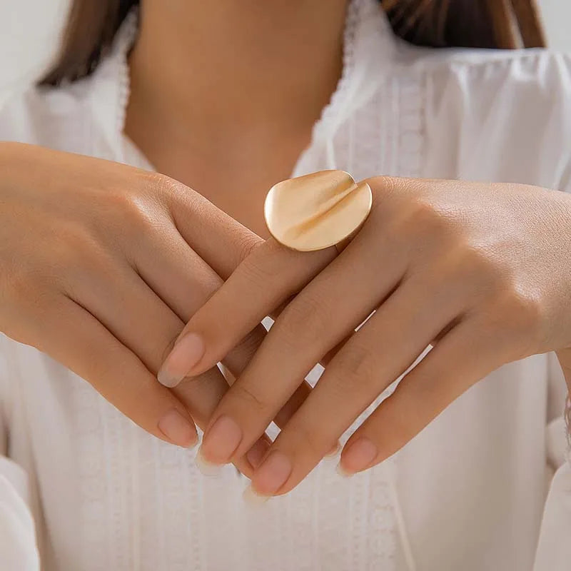 Fashion Metal Irregular Texture Rings for Women Exaggerated Gold Color Fold Leaf Wide Personality Rings Jewelry Party Gifts