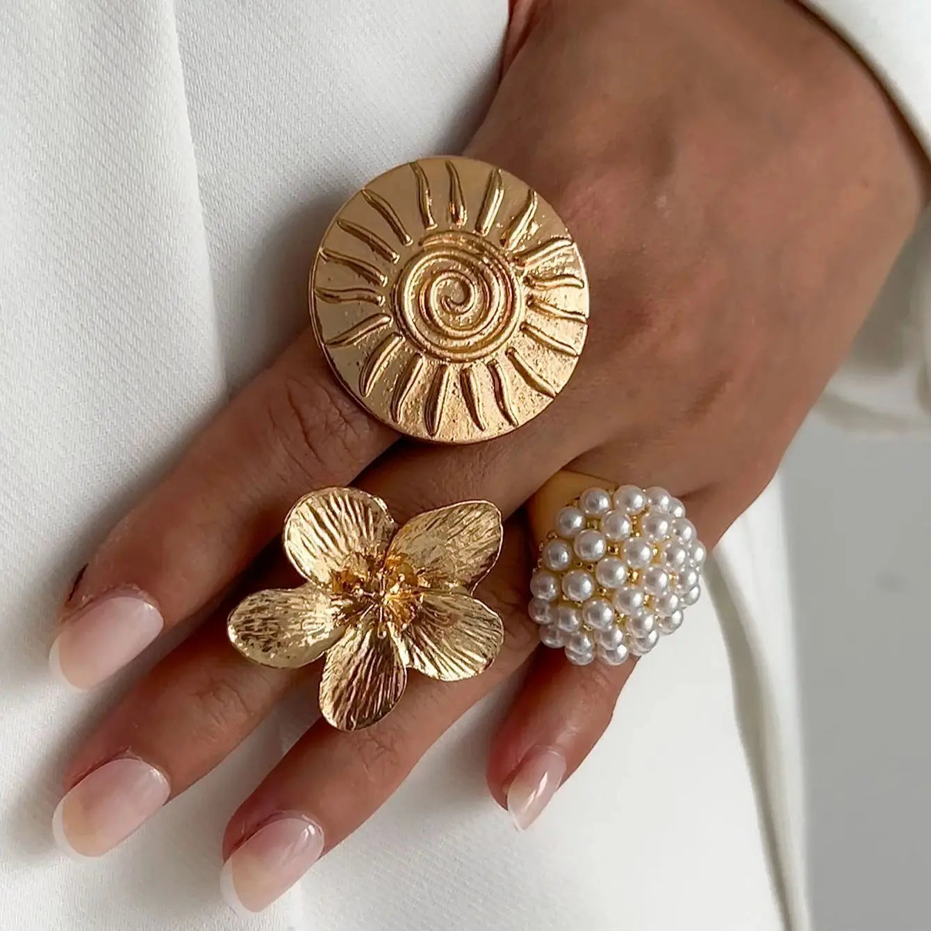 Salircon Vintage Ethnic Sun Pattern Flower Petal Rings Women Elegant Small Ball Imitation Pearl Finger Adjustable Ring Jewelry