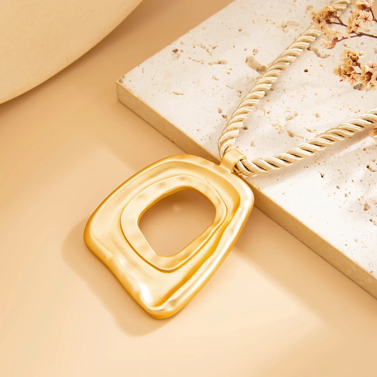 Salircon 2 Styles Vintage Geometric Large Square Hollowout Pendant Necklace for Women Punk Chunky Rope Chain Charm Jewelry Gifts