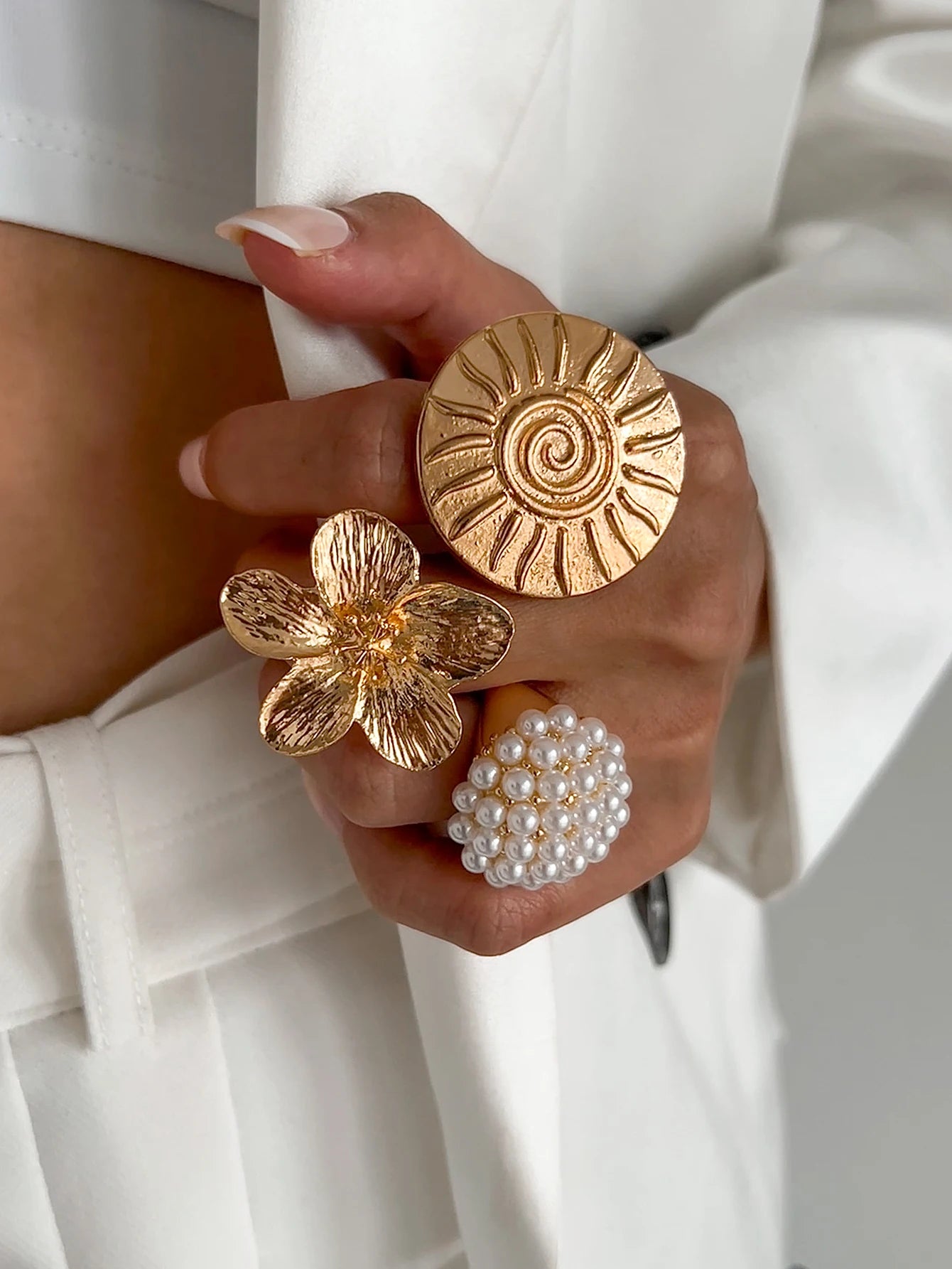Salircon Vintage Ethnic Sun Pattern Flower Petal Rings Women Elegant Small Ball Imitation Pearl Finger Adjustable Ring Jewelry