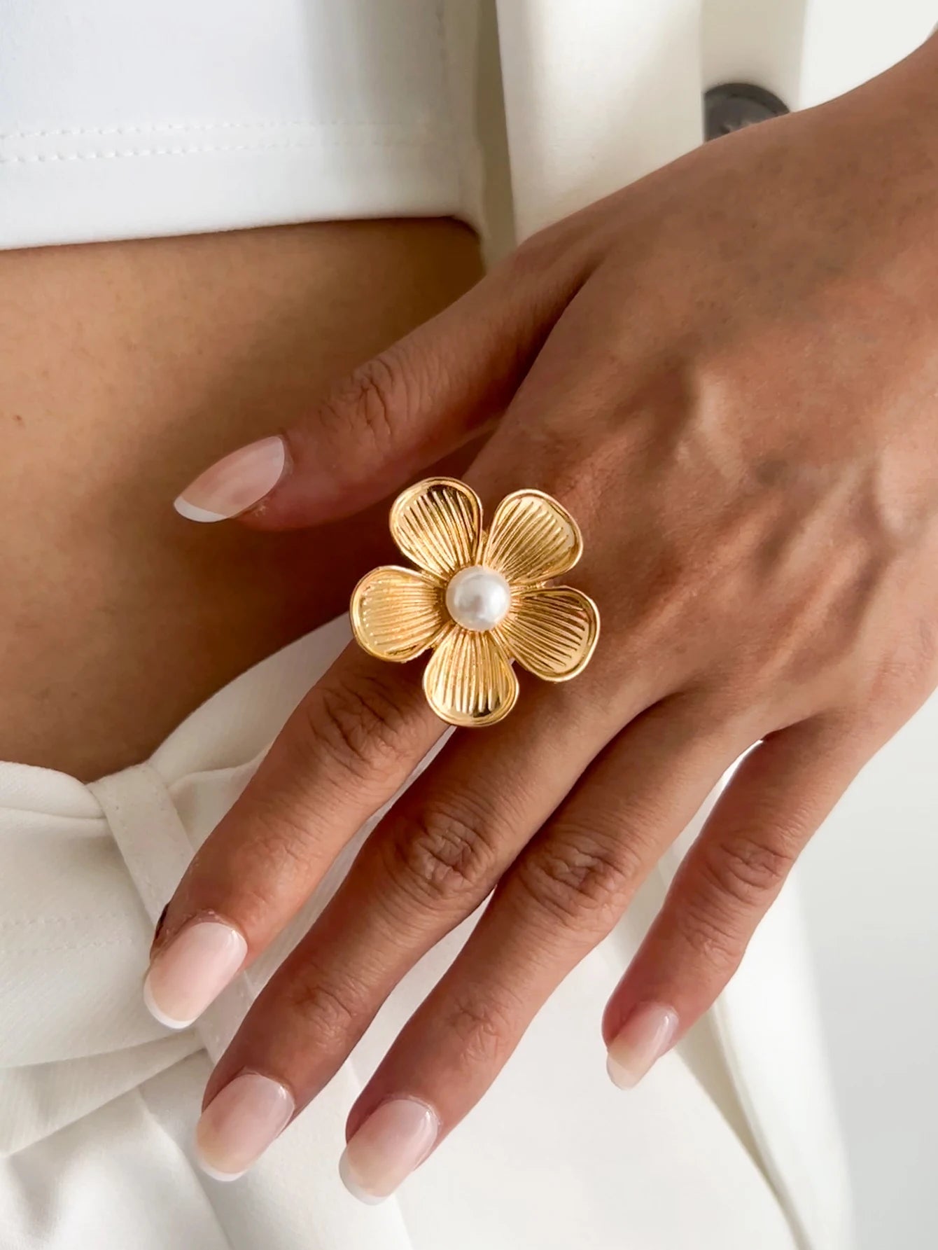 Salircon Vintage Exquisite Big Flower Butterfly Ring for Women Irregular Geometric Metal Finger Ring Female Jewelry Gift