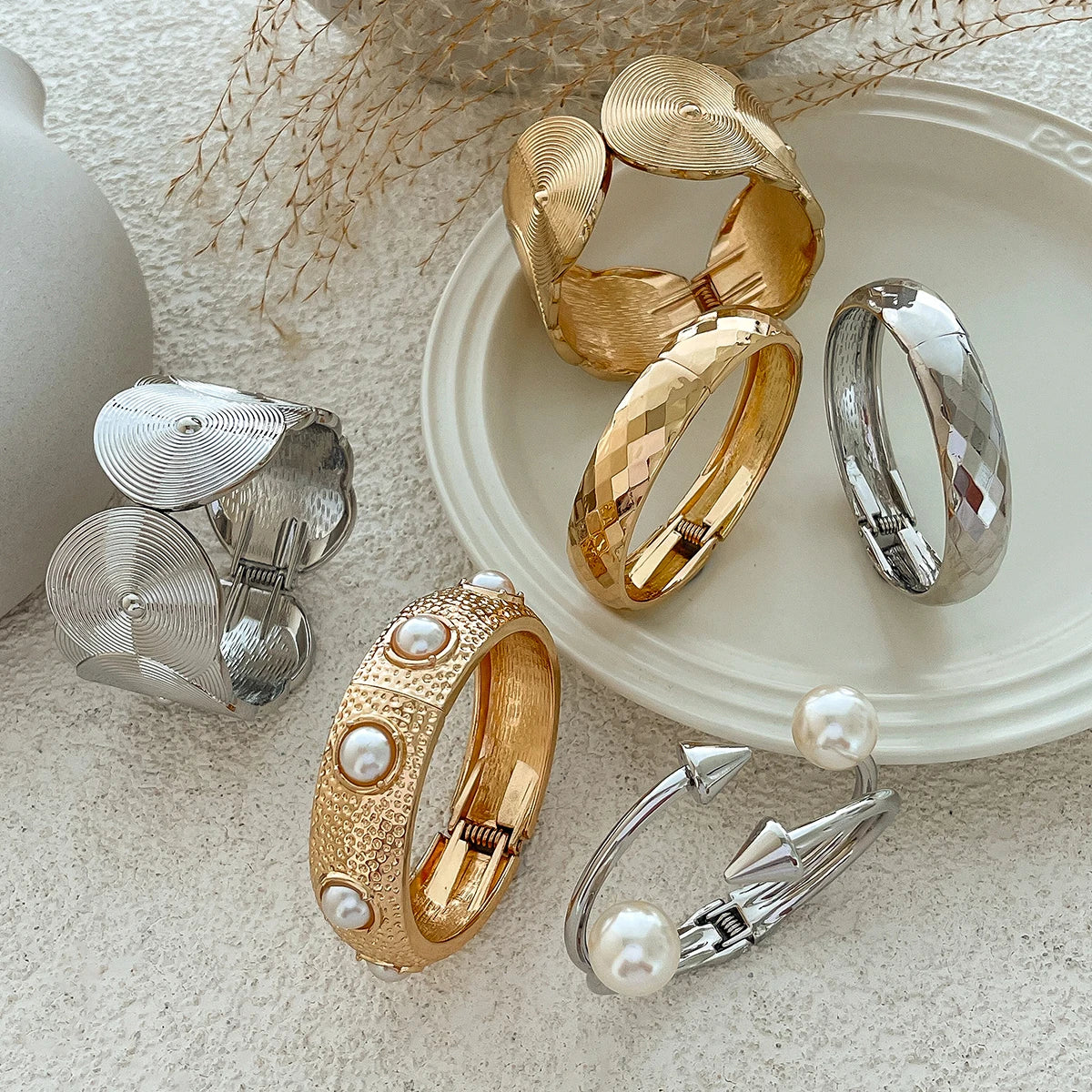 Salircon Aesthetic Design Vintage Geometric Texture Chunky Metal Bangles Women Charm Imitation Pearl Spring Bracelets Jewelry