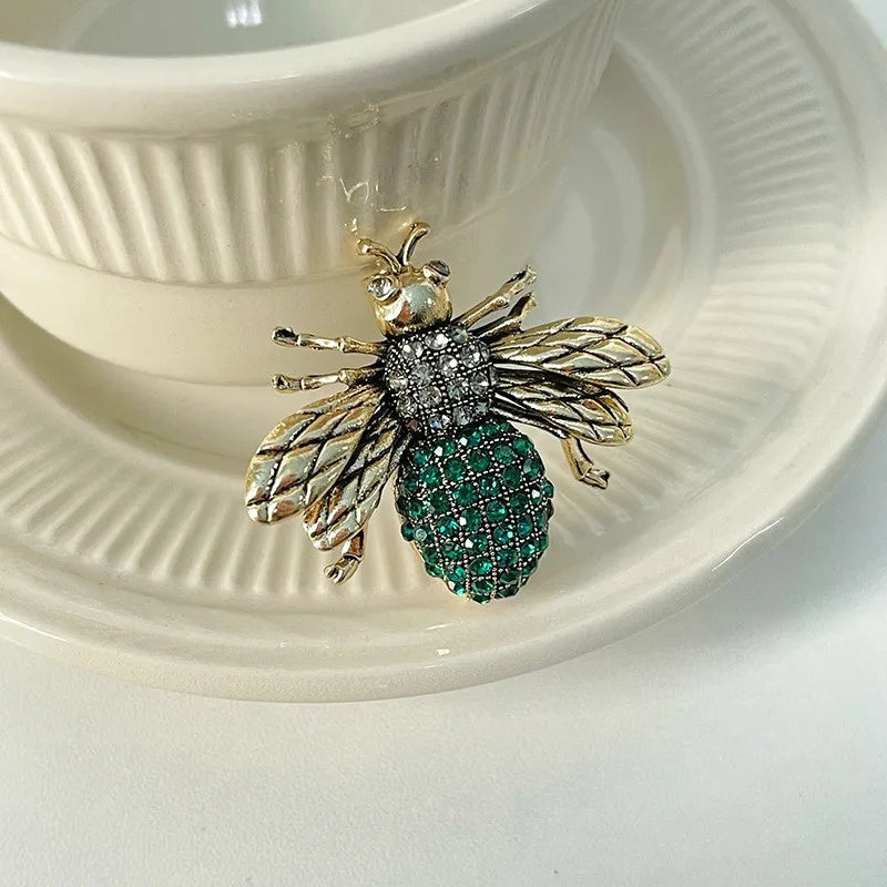 SKEDS Luxury Exaggerated Vintage Women Crystal Bee Brooch Pin Fashion Elegant Lady Exquisite Insect Rhinestone Badges