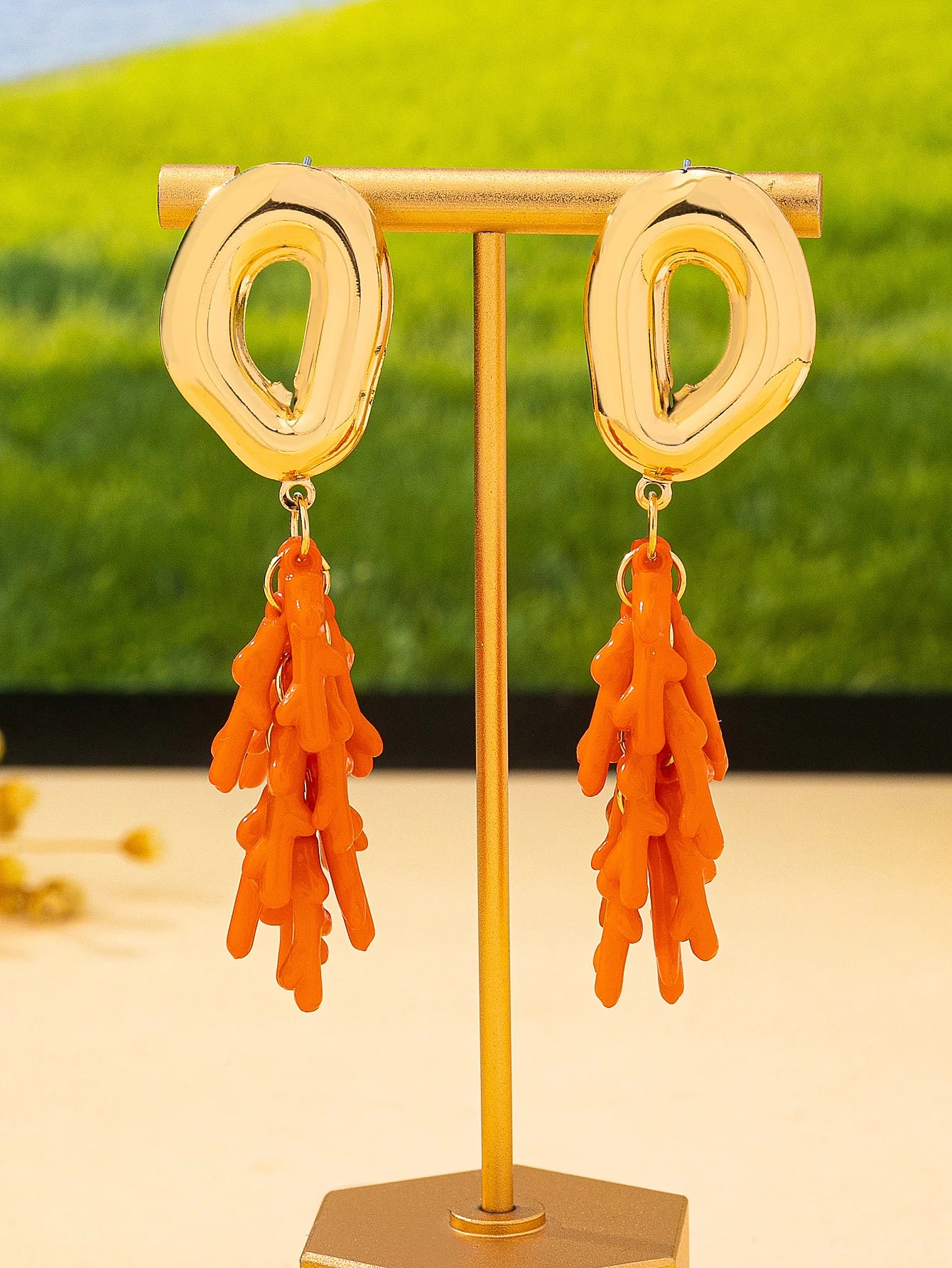 A Pair of Women's Fashionable Vertical Earrings with Ocean Vacation Elements and Coral Pendants, Suitable for Daily Wear, Vacations, and Gift-Giving