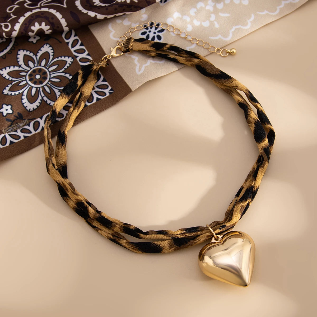 KunJoe 7 Styles Metal Starfish Conch Heart Pendant Necklace Women Leopard Pattern Soft Cotton Velvet Short Choker Neck Chain