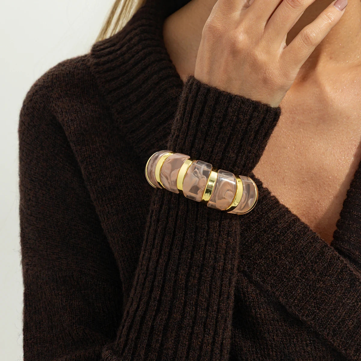 Salircon Vintage Acrylic Amber Elastic Geometric Bracelets Women Trendy Stretchy Resin Splice Cuff Bangles Couple Jewelry 2026