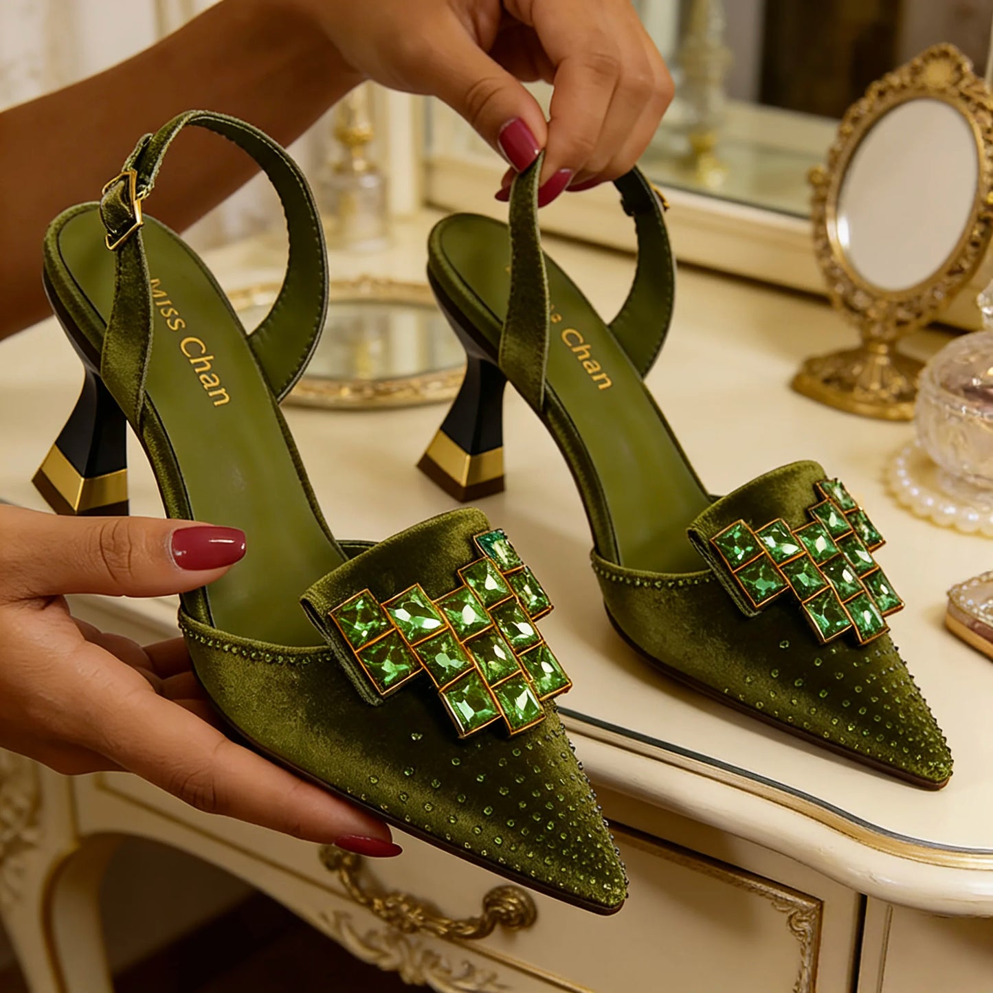 2026 Elegant Italian Rhinestone-Embellished Pointed Toe High Heels - Chic Women's Party Shoes for Every Occasion