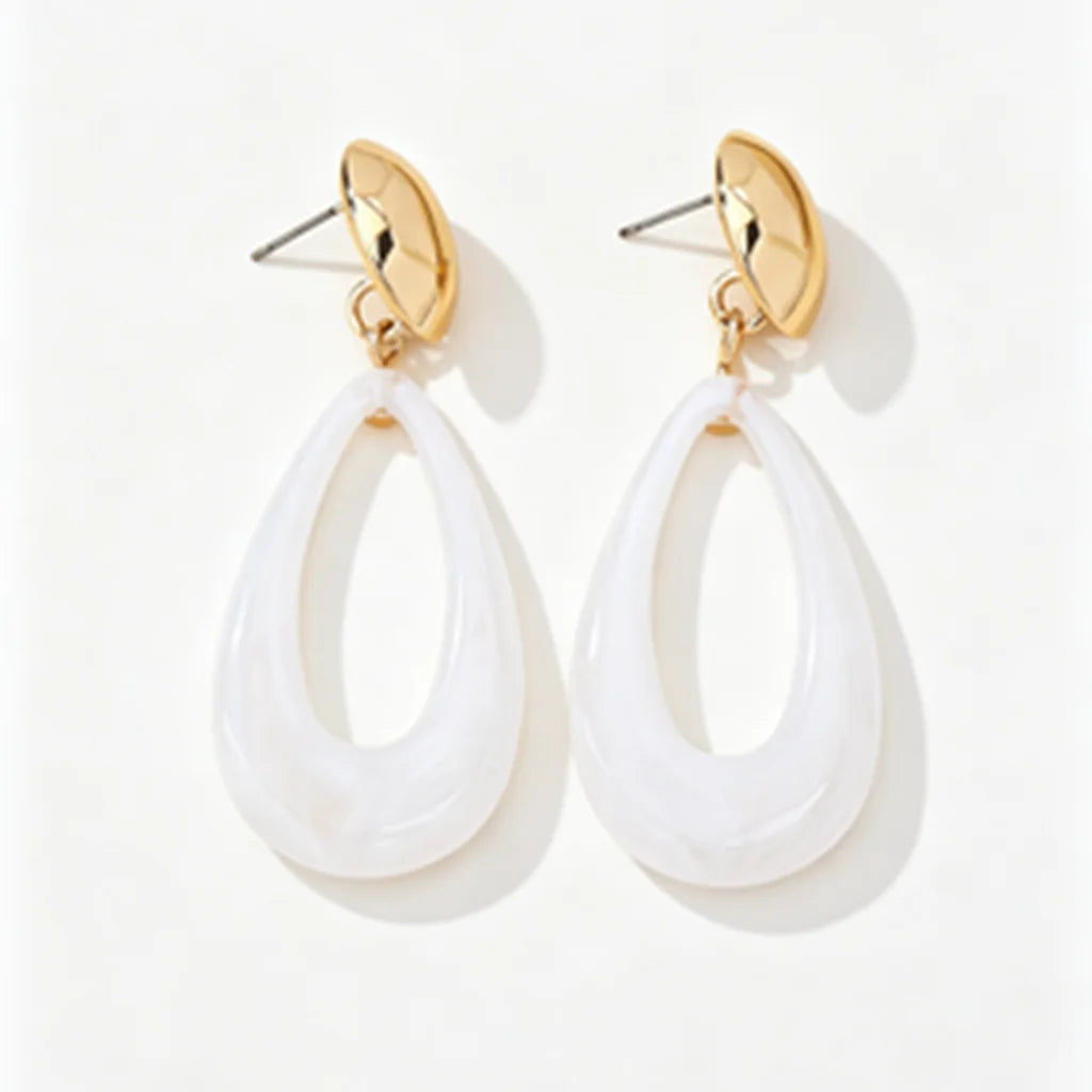 A Pair of Women's Fashionable Earrings, Simple and Elegant Geometric Pendant Earrings, Suitable for Daily Wear, Vacations, and Gift-Giving