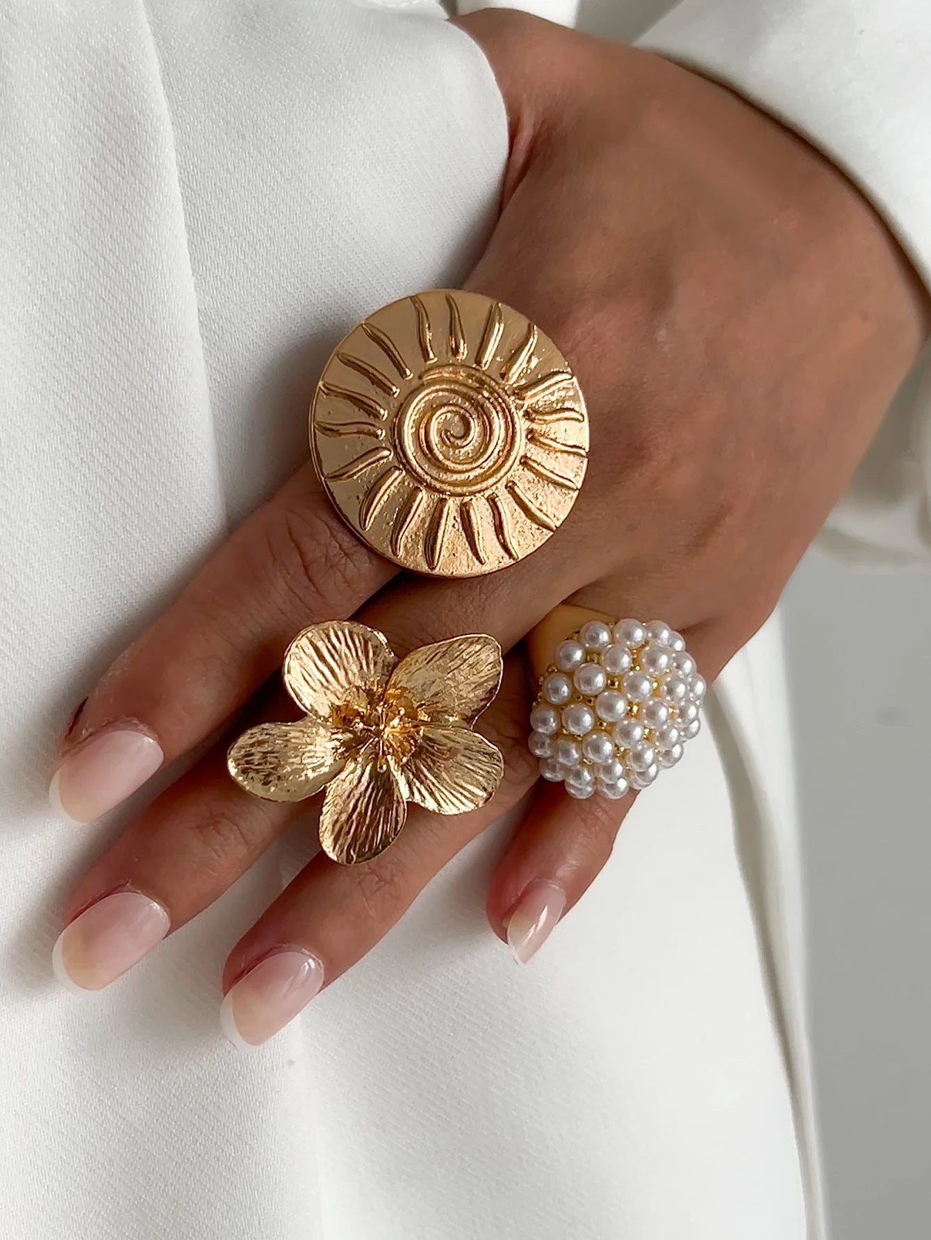 Salircon Vintage Ethnic Sun Pattern Flower Petal Rings Women Elegant Small Ball Imitation Pearl Finger Adjustable Ring Jewelry