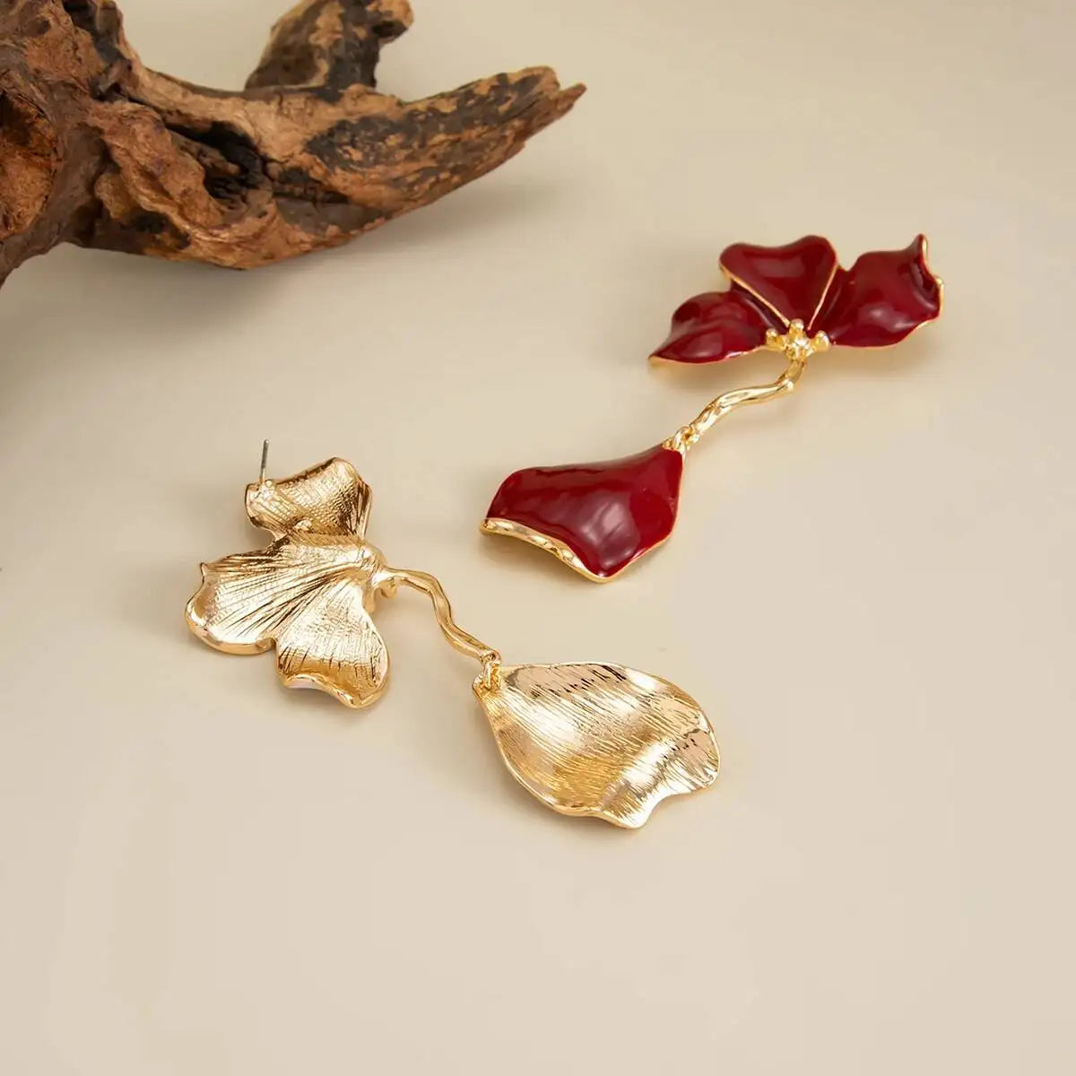 Salircon Fashion Elegant Oil Drop Petals Pendant Earrings for Women Classic Luxury Irregular Long Earrings Party Wedding Jewelry