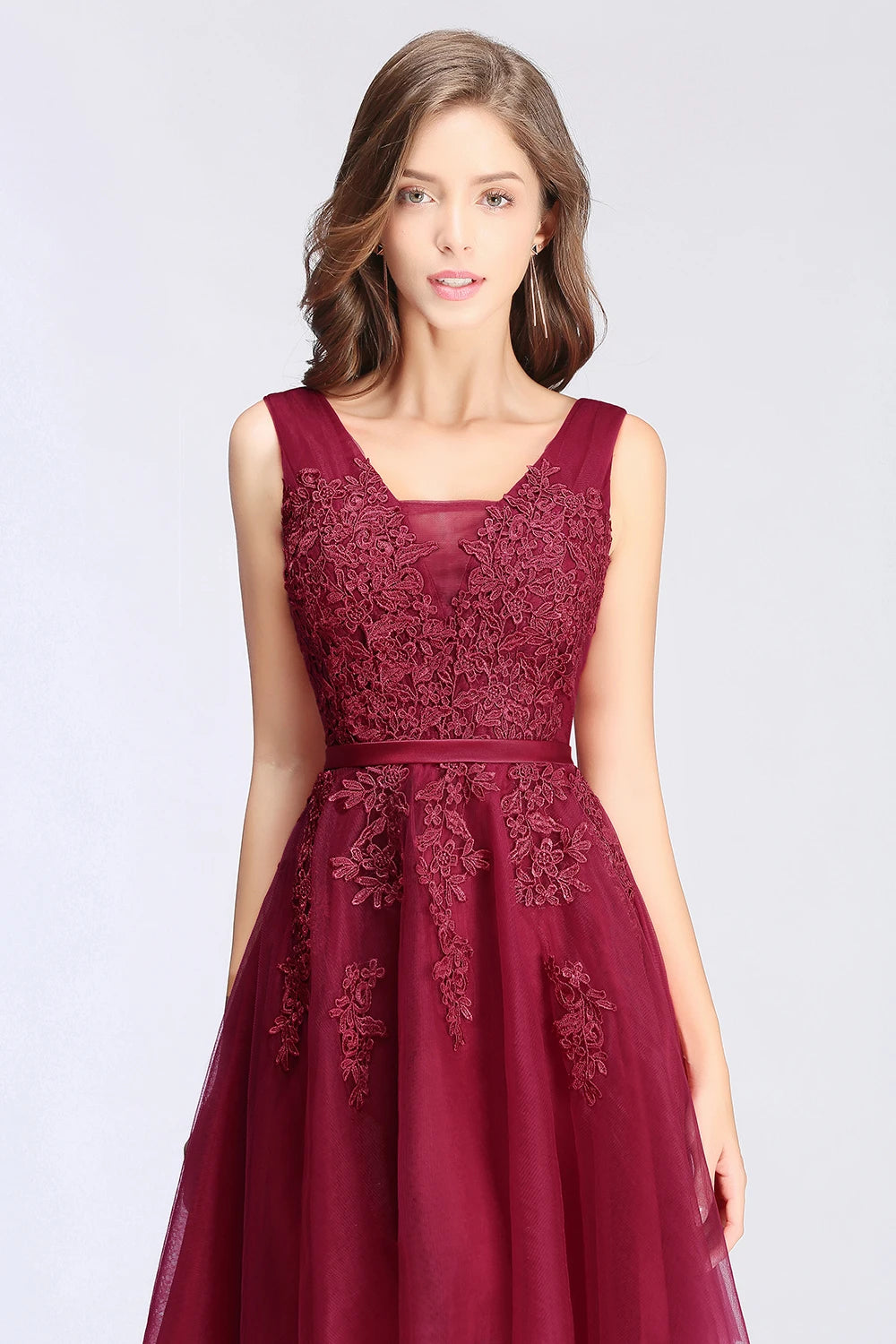 BABYONLINE Burgundy Bridesmaid Dresses with Lace Appliqué, V-Back & Flowy Tulle Skirt for Weddings,Elegant Short Party Dress