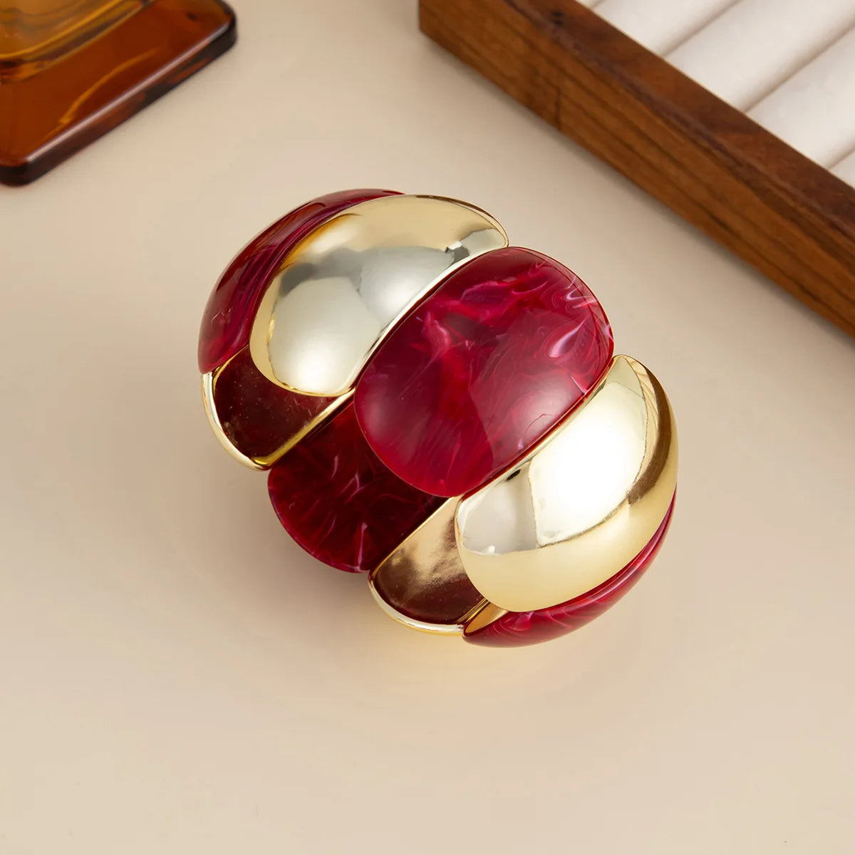 Salircon 6 Style Vintage Red Resin Acrylic Bracelets for Women Punk Splice Metal Tube Beaded Handmade Bangles Aesthetics Jewelry