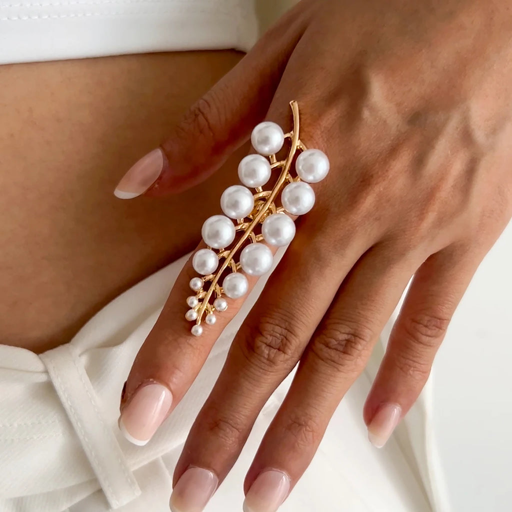 Salircon Aesthetic Design Inlaid Imitation Pearl Flower Leaf Ring for Women Vintage Circular Metal Finger Ring Party Jewelry