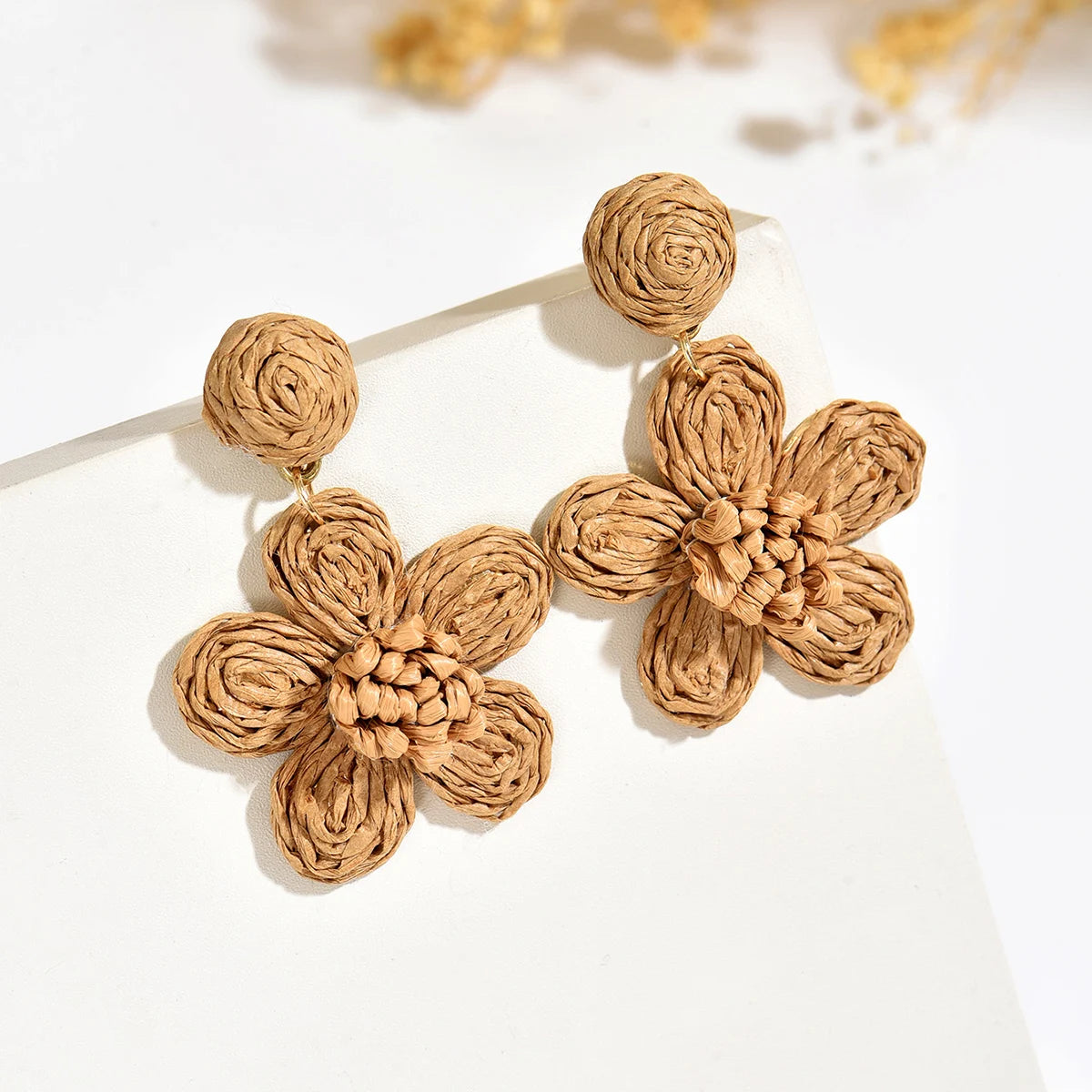 Women Multicolor Woven Straw Daisy Earrings Handmade Raffia Ball Floral Dangling Earrings Bohemian Holiday Party Accessories