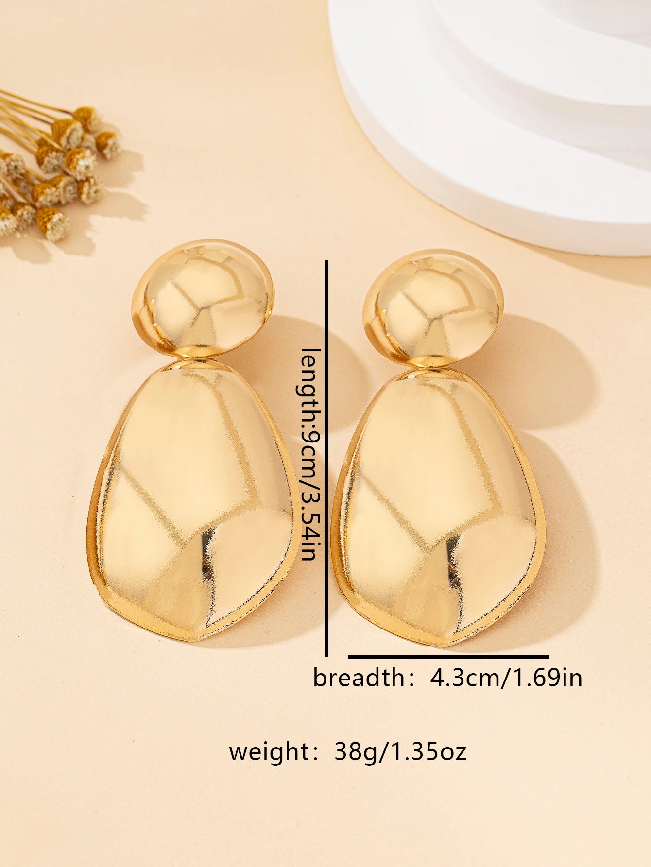 A Pair of Exaggerated Large Gold Water Drop Earrings, Metal Texture Double Ball Pendant Earrings, European and American Style High-End Sculptural Earrings, Gift for Girlfriend or Best Friend