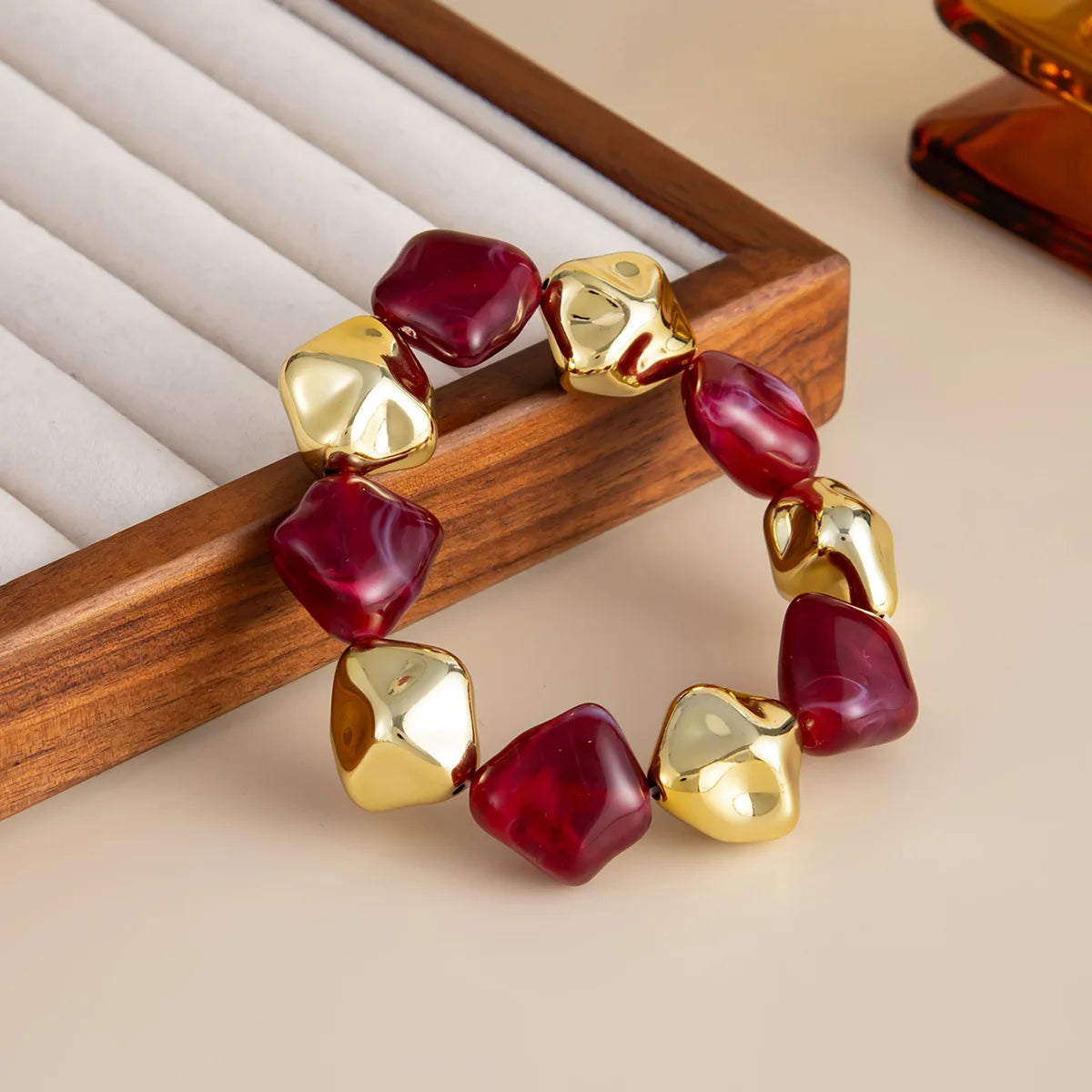 Salircon 6 Style Vintage Red Resin Acrylic Bracelets for Women Punk Splice Metal Tube Beaded Handmade Bangles Aesthetics Jewelry