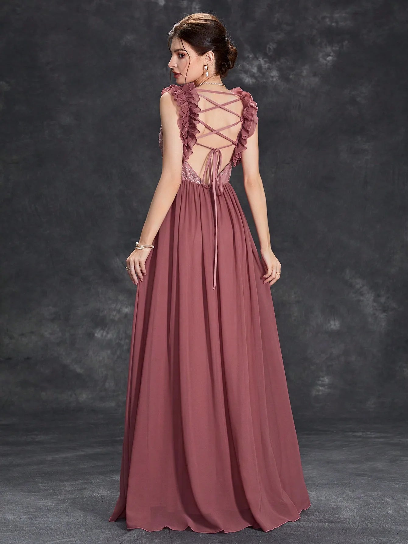 MGIACY V-neck embroidery chiffon, wooden ears, shoulders and lace A-hem skirt