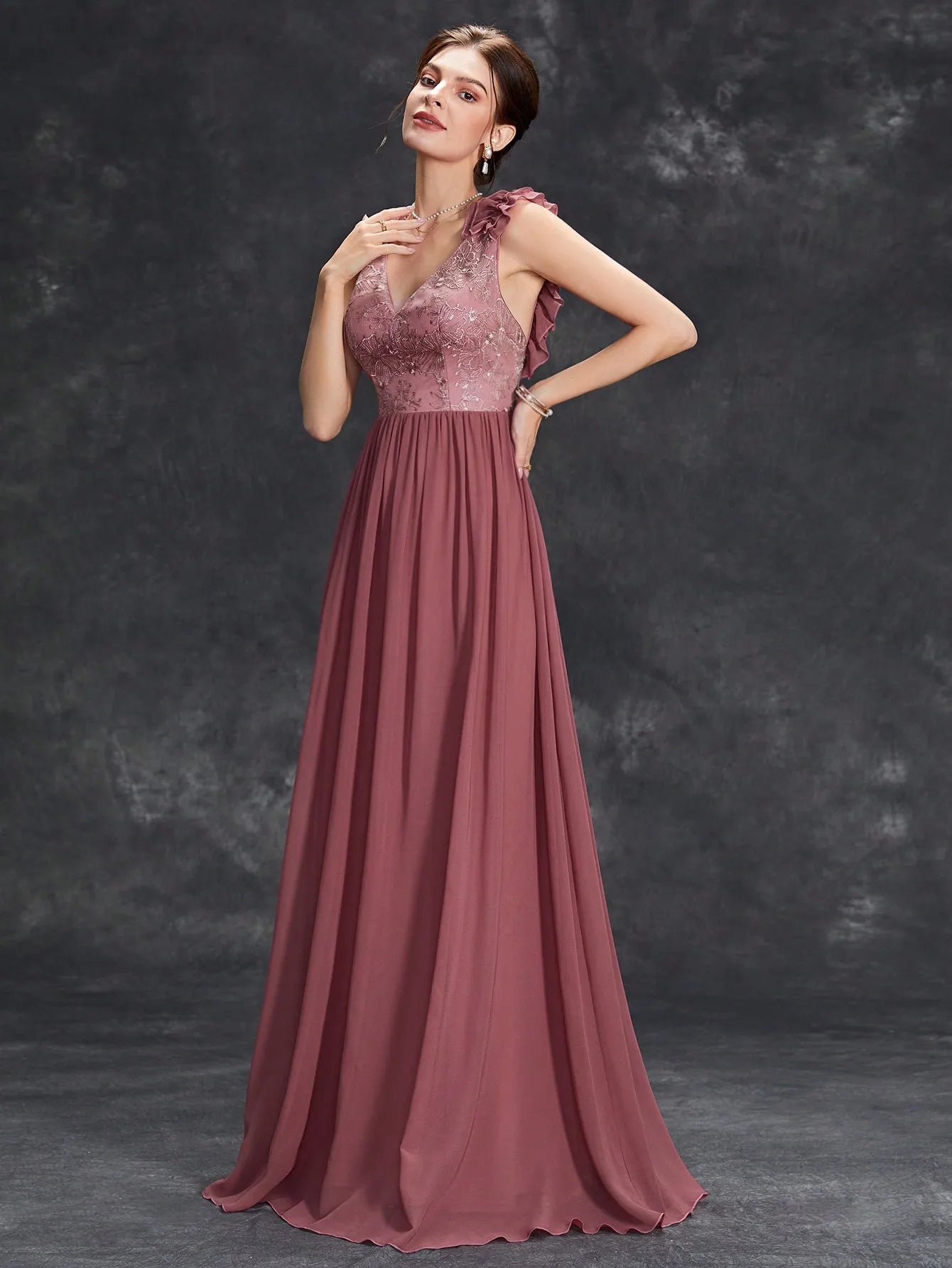 MGIACY V-neck embroidery chiffon, wooden ears, shoulders and lace A-hem skirt