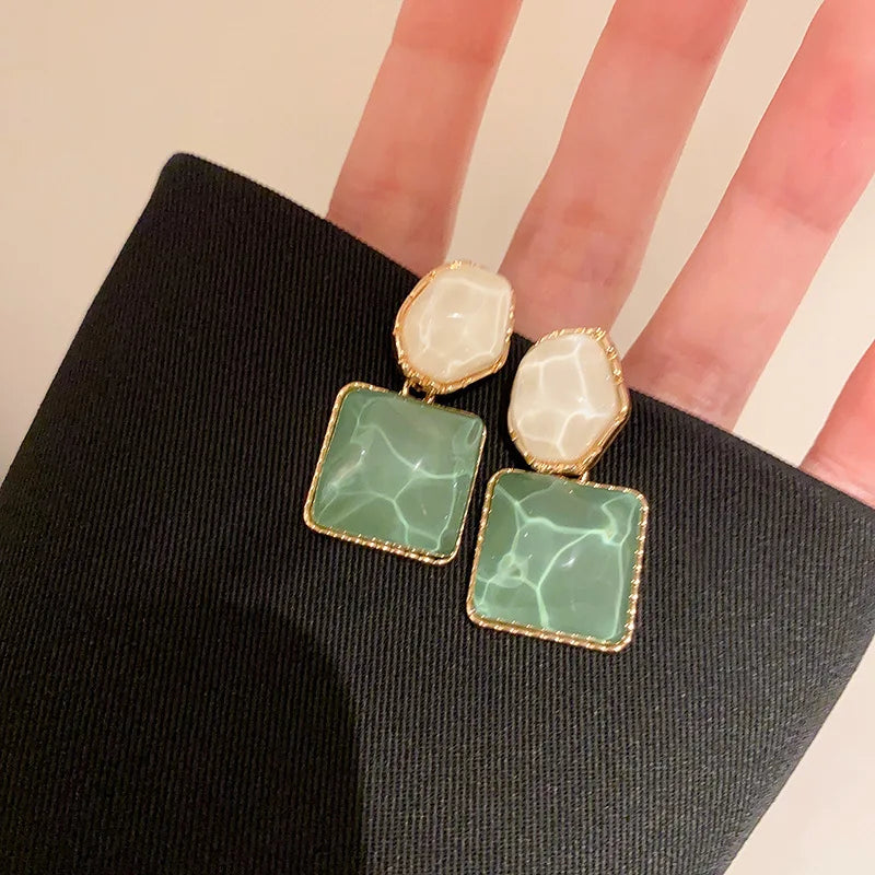 Retro Geometric Resin Drop Earings For Women Water Drop Pendant Earrings for Banquet Party Female Ear Jewelry Gift