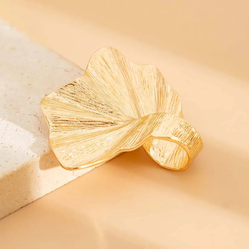 Fashion Metal Irregular Texture Rings for Women Exaggerated Gold Color Fold Leaf Wide Personality Rings Jewelry Party Gifts