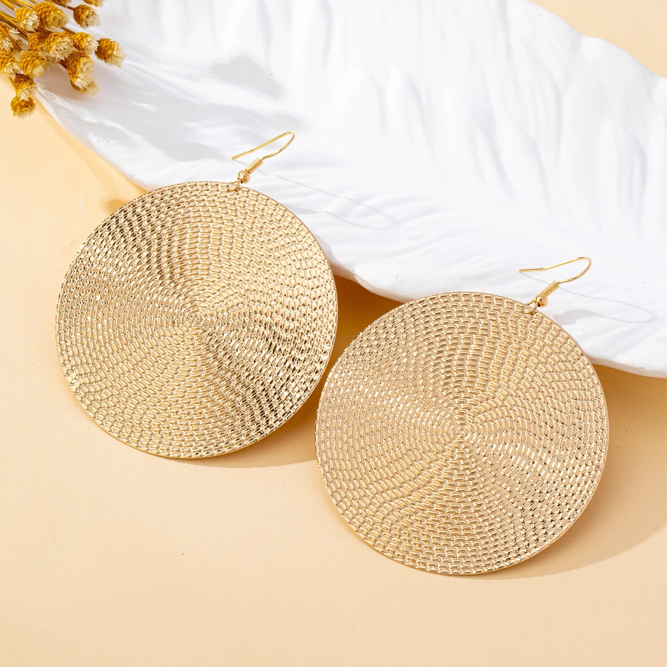 Women's Pendant Earrings, Metal Geometric Exaggerated Round Earrings, Suitable for Daily Wear and Vacation Wear