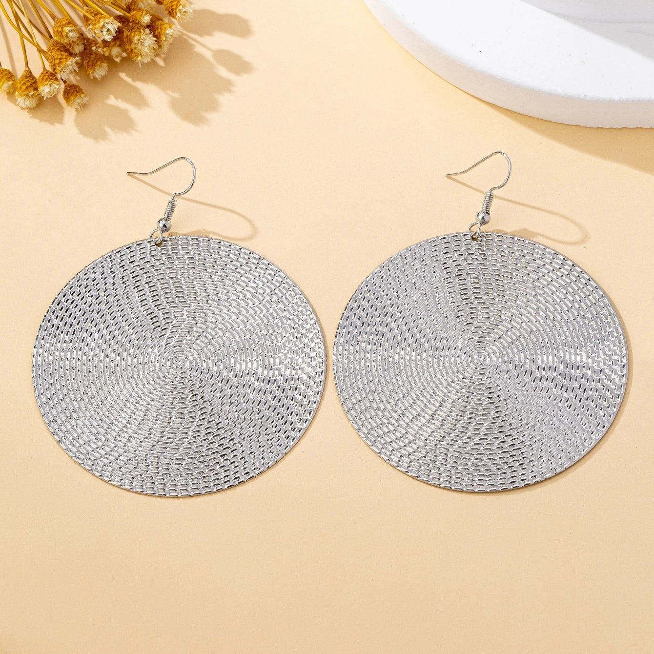 Women's Pendant Earrings, Metal Geometric Exaggerated Round Earrings, Suitable for Daily Wear and Vacation Wear