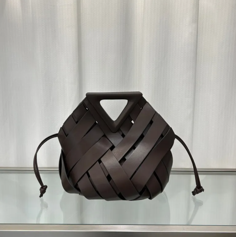 Triangle Magnetic Buckle Crossbody Handbag